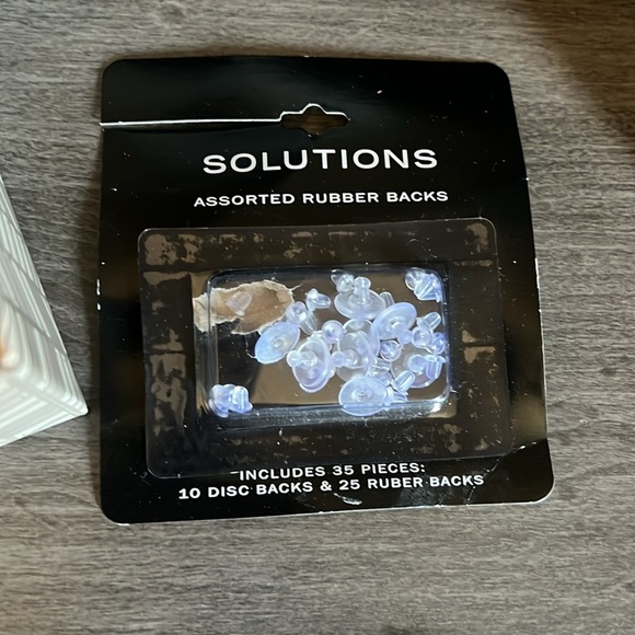 Bundle of 5+ necklaces, 2+ bracelets, 3+ earrings - Picture 5 of 5